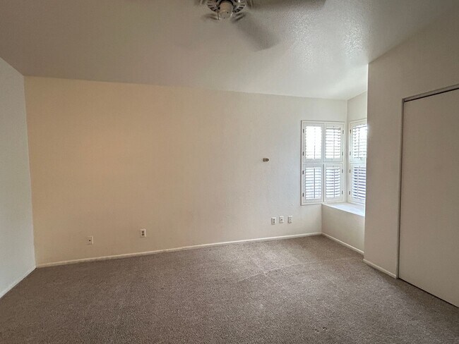 Foto del edificio - 2 Bedroom, 2 Bathroom Updated Condo