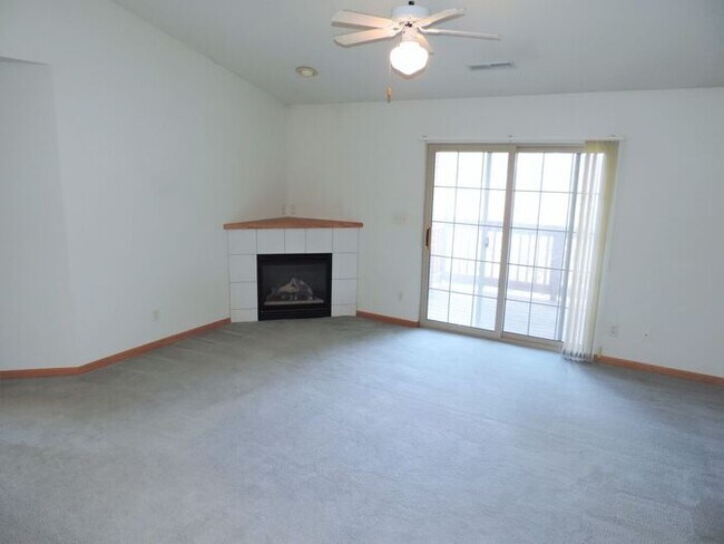 Building Photo - 2892 Coral Ct