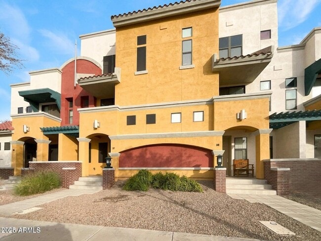 Photo - 123 N Washington St Townhome