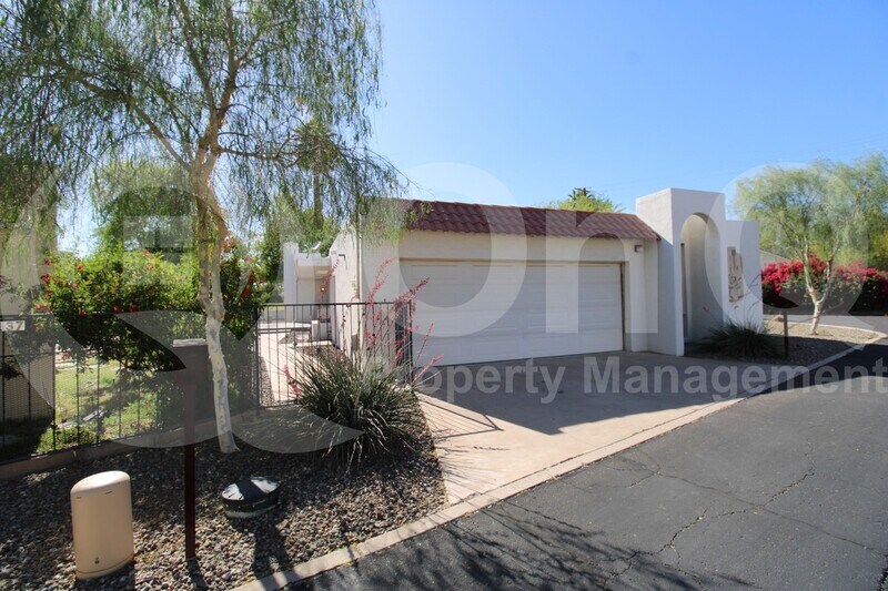 Primary Photo - 3135 N 48th St