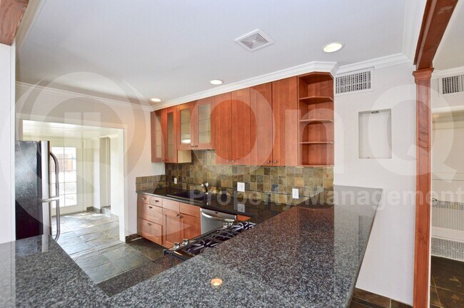 Building Photo - 317 E Catalina Dr