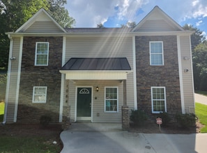 Building Photo - 1084 Ranch Dr