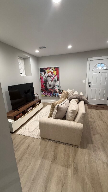 Foto del edificio - 2175 N Maplewood Ave