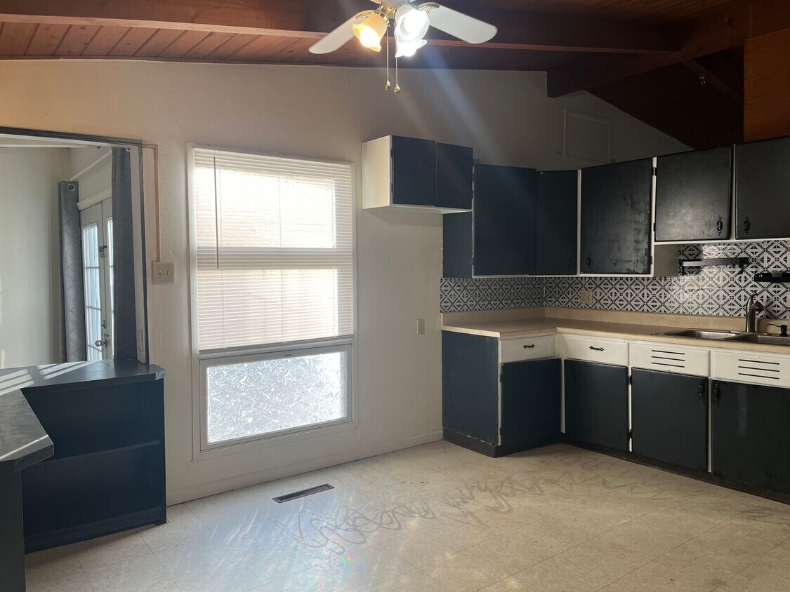 Foto principal - 3 BEDROOM 2 FULL BATH HOME NEAR SHUNGA PAR...