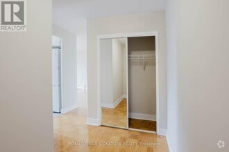 Building Photo - 2-302 Grandstand Pl