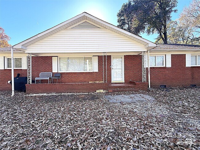 Building Photo - 664 Denning Pl