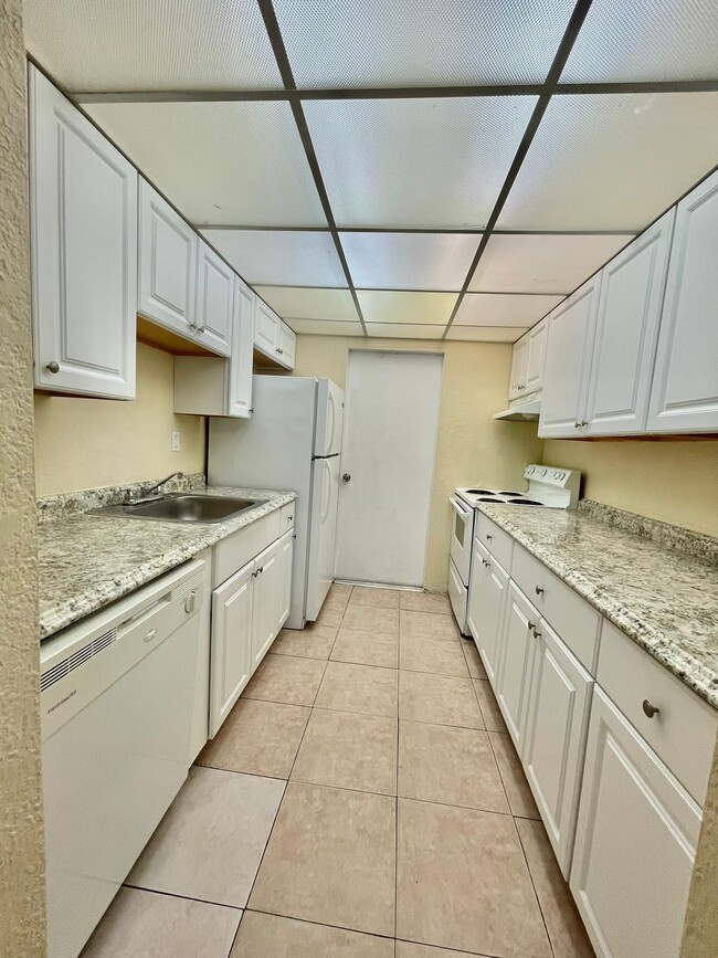 Building Photo - 7909 SW 104th St