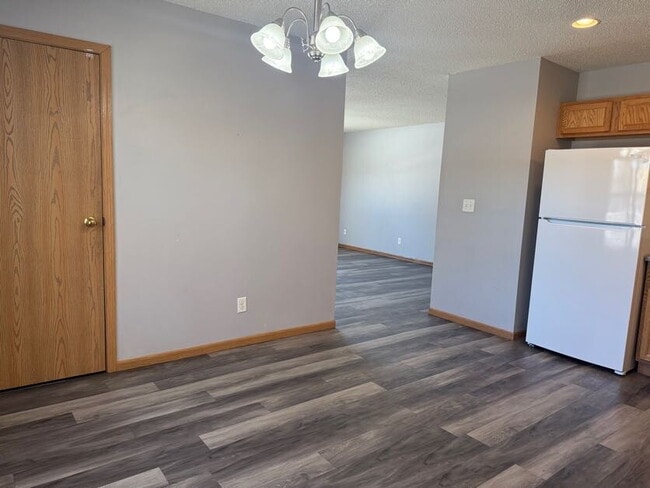 Building Photo - 819 5th St S