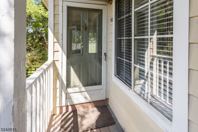 Foto del edificio - 56 Wescott Rd