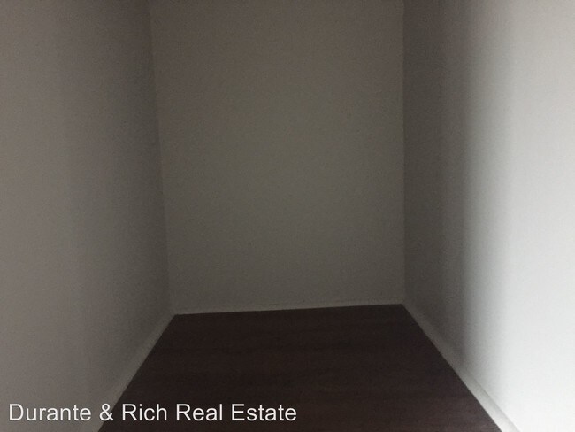 Building Photo - 2 br, 1 bath House - 10307 Main Street 2W
