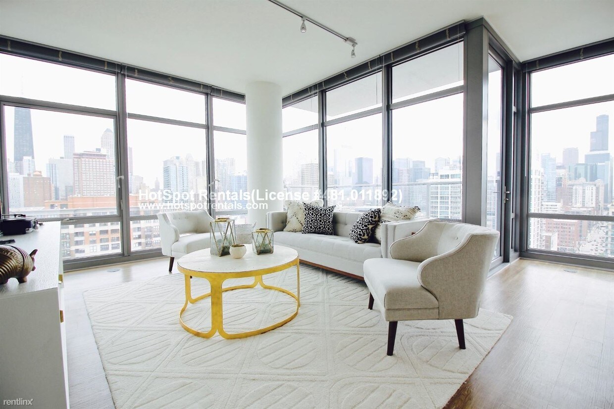 Foto principal - 347 W Chestnut St