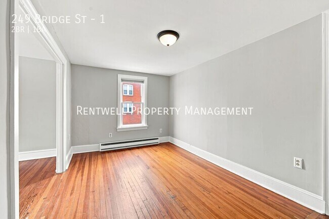 Foto del edificio - 249 Bridge St