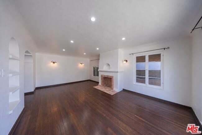 Building Photo - 8230 Blackburn Ave