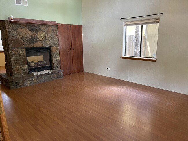 Building Photo - 4193 S Pheasant Run Dr