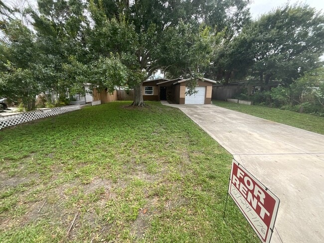 Building Photo - 728 88th Ave N
