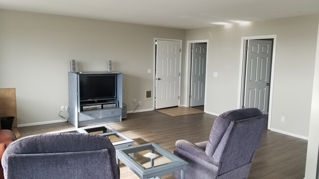 view toward front door - 1471 E Ocean Shores Blvd SW
