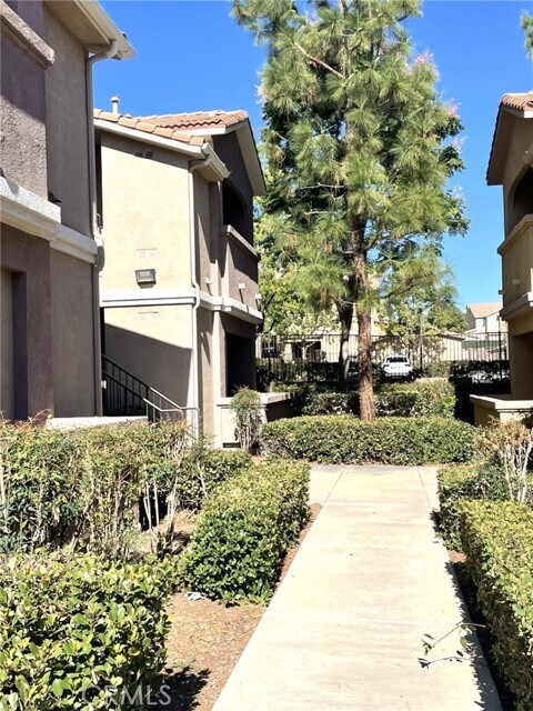 Building Photo - 41410 Juniper St