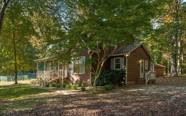 Building Photo - Beautiful 3 Bedroom in American Village! M...