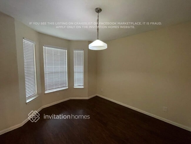 Foto del edificio - 13529 Raintree Dr