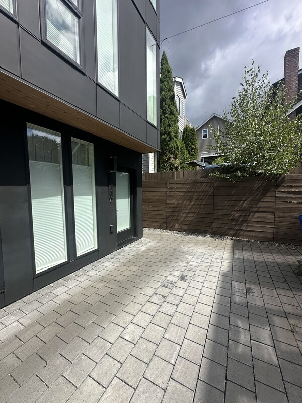 Foto del edificio - 1550 NW 64th St