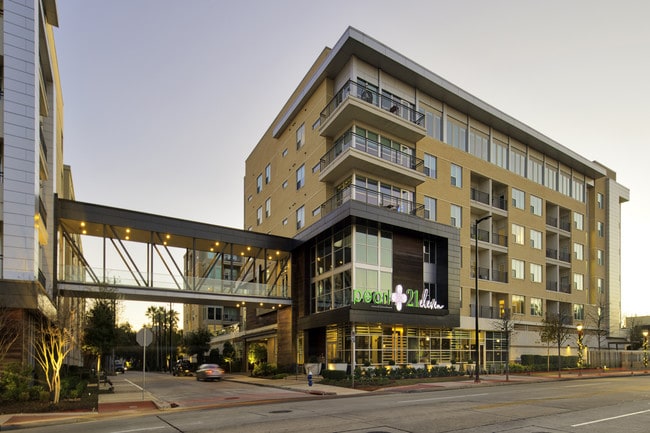 Building Photo - Pearl 21Eleven