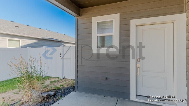 Building Photo - 8712 W Silver St