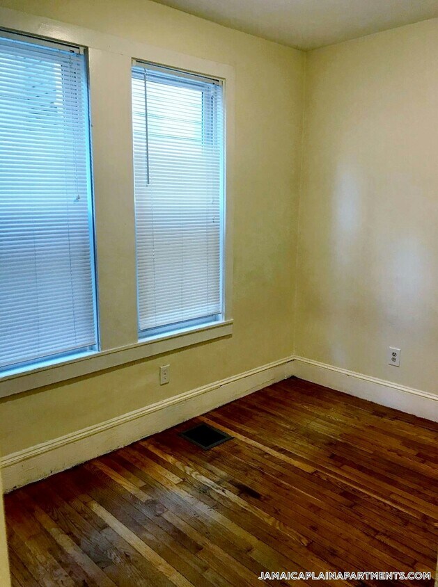Primary Photo - 108 Hyde Park Ave
