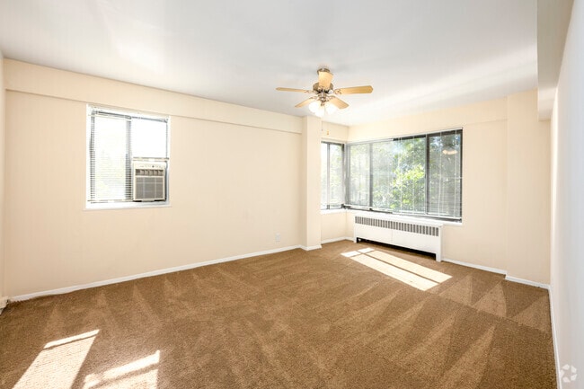 2 habitaciones, 1 baño - 900 pies cuadrados - Dormitorio - Walden Commons