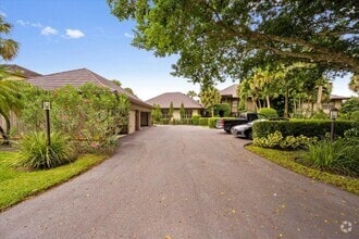 Building Photo - 2835 Polo Island Dr