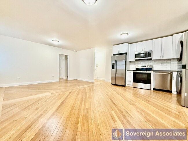 Building Photo - 21 Fifth Avenue