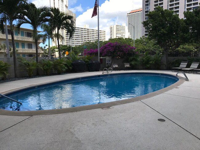 Building Photo - Marina Towers 2 Bdrm., 1.5 bath with cover...