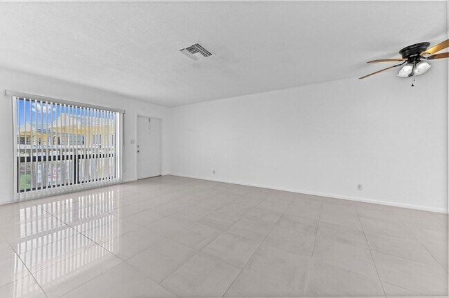 Foto del edificio - 2755 NE 28th Ave