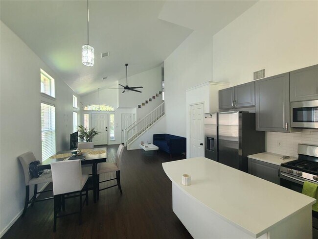 Foto del edificio - 11710 Bruce Jenner Ln