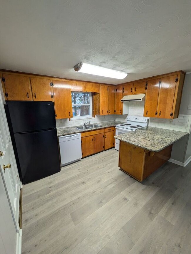 Building Photo - 2BD/1BA Unit in Hickory