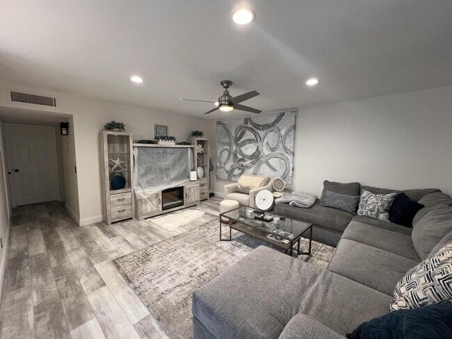 Foto del edificio - 525 Burgundy P