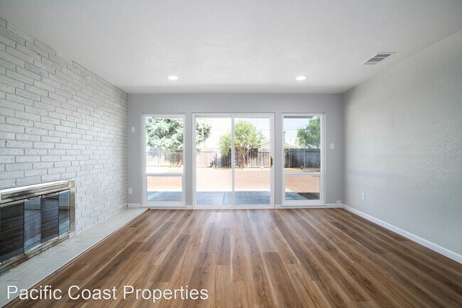 Building Photo - 3 br, 2 bath House - 9477 Lake Natoma Dr