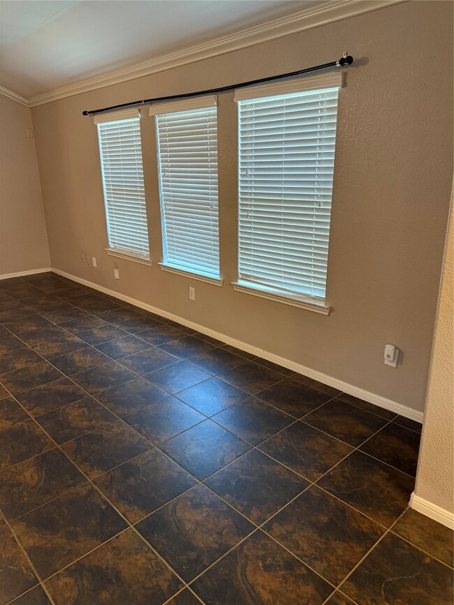 Building Photo - 2811 Lockeridge Cove Dr