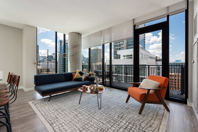 Foto del edificio - 823 N Clark St