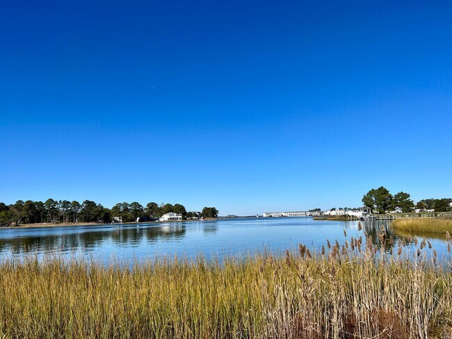 Foto del edificio - 38207 Creek Street, Sunset Harbor - Furnis...