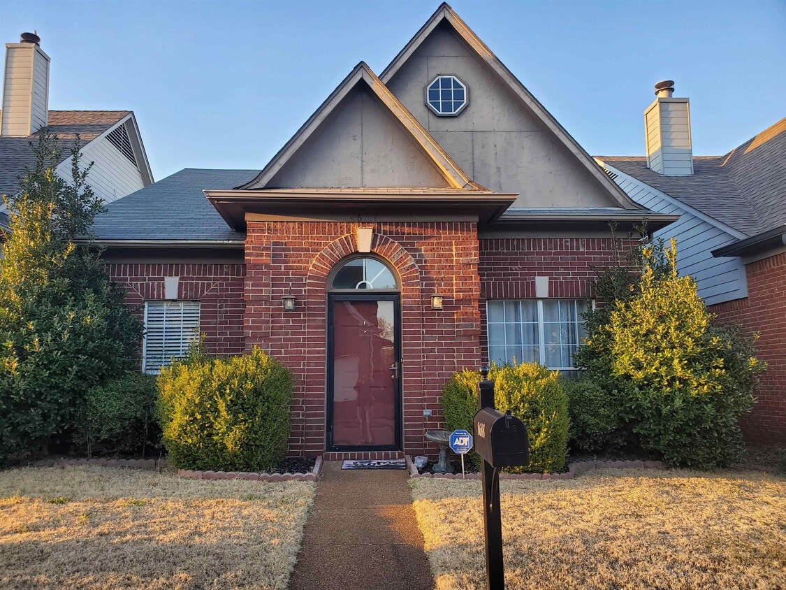 Foto principal - 8688 Eagle View Dr