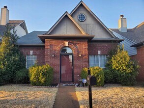 Building Photo - 8688 Eagle View Dr