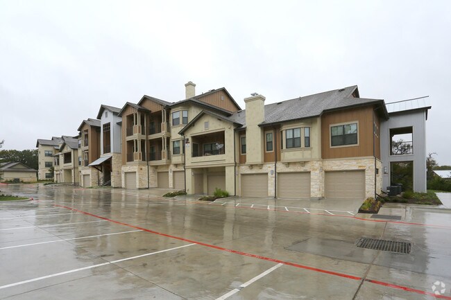 Building Photo - Estates at Bee Cave