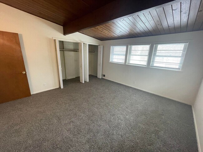 Foto del edificio - 912 Maybelle St NE