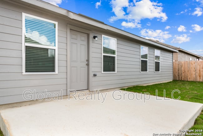 Building Photo - 108 Fabarm Ln