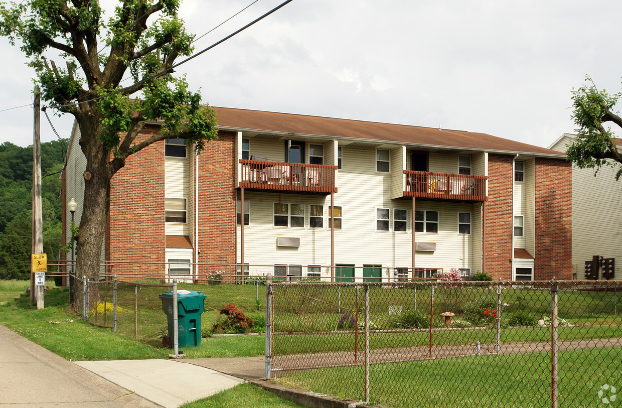 Maplewood Apartments - Poca, WV | Apartments.com