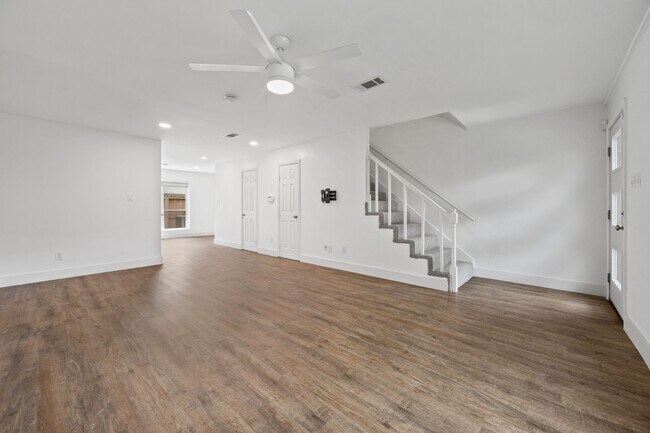 Foto del edificio - 10240 Longmont Dr