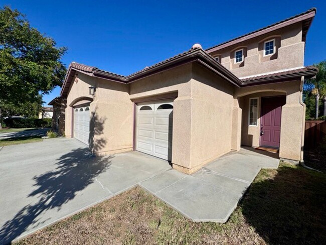 Foto del edificio - Beautiful 4 bedroom Temecula home sitting ...