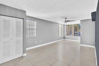 Building Photo - 2803 N Oakland Forest Dr