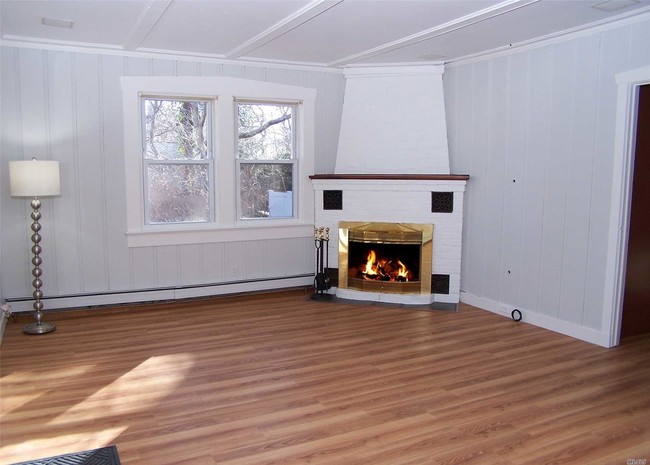 Building Photo - 36 Columbine Rd