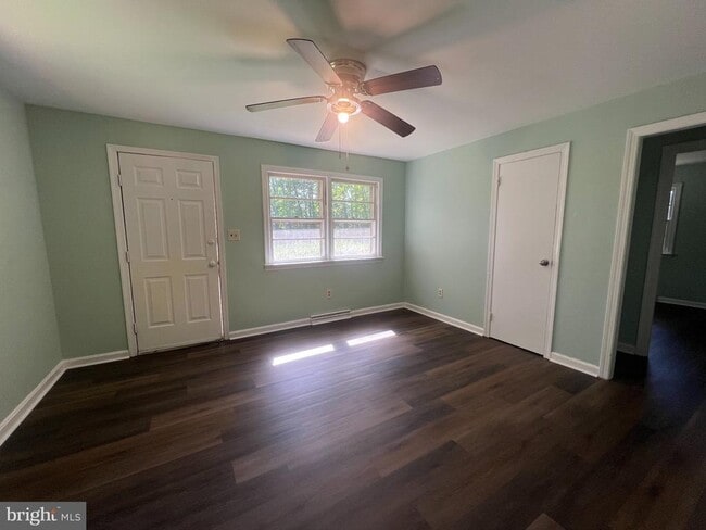 Building Photo - 3520 Loren Dr